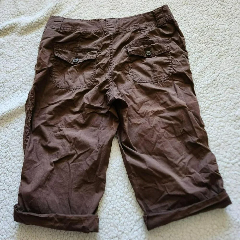 St John's Bay Y2k brown capris long shorts pants Size 8 Petite cotton spandex